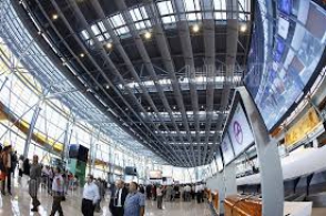 Խարդախության մեղադրանքով հետախուզվողին հայտնաբերեցին Կիև-Երևան չվերթի ինքնաթիռի ժամանումից հետո